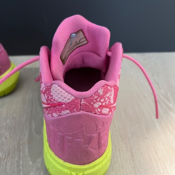 Kyrie 5 ‘Patrick Star’ - Picture 3 of 4